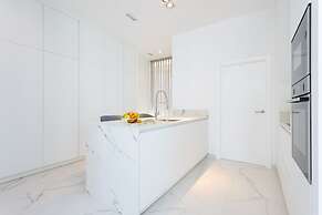 Crystal I Luxury Apartments
