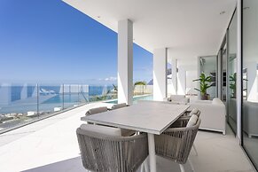 Crystal I Luxury Apartments