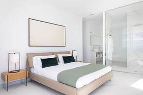Crystal I Luxury Apartments