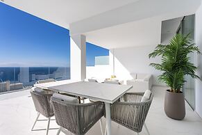 Crystal I Luxury Apartments
