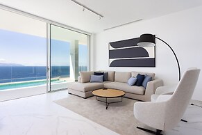 Crystal I Luxury Apartments