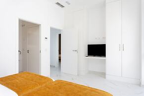 Crystal I Luxury Apartments