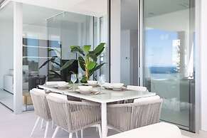 Crystal I Luxury Apartments