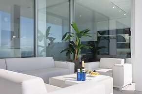 Crystal I Luxury Apartments