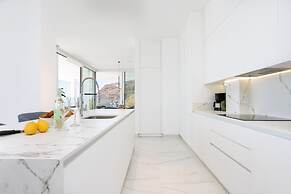 Crystal I Luxury Apartments