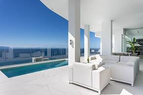 Crystal I Luxury Apartments