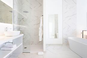 Crystal I Luxury Apartments