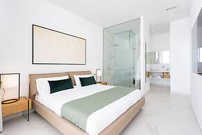 Crystal I Luxury Apartments