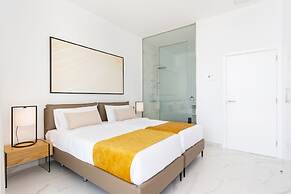 Crystal I Luxury Apartments