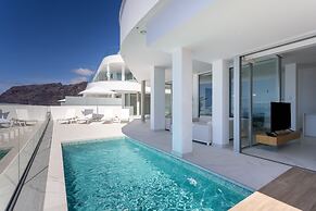 Crystal I Luxury Apartments