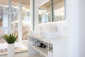 Crystal I Luxury Apartments