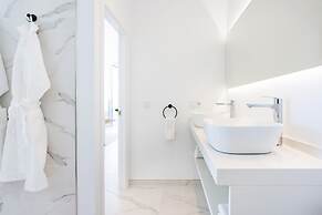 Crystal I Luxury Apartments