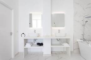 Crystal I Luxury Apartments