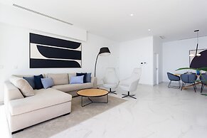 Crystal I Luxury Apartments