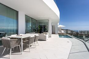 Crystal I Luxury Apartments