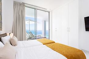 Crystal I Luxury Apartments