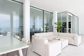 Crystal I Luxury Apartments