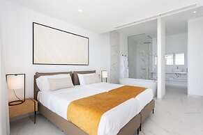 Crystal I Luxury Apartments
