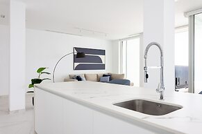 Crystal I Luxury Apartments