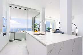 Crystal I Luxury Apartments