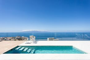 Crystal I Luxury Apartments