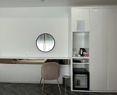 Len's Hotel