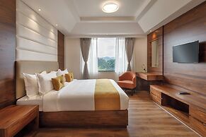Hotel Thrive, A Tropical Courtyard