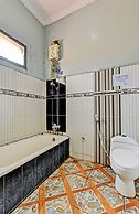 SPOT ON 91376 Hotel Bintang Flores