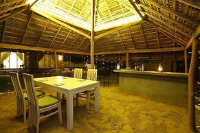 Kay Jay Beach House - Pasikudha