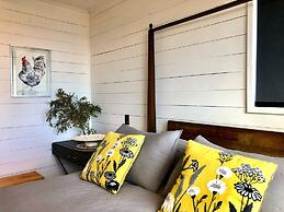 Calma Cabins