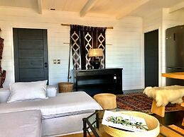 Calma Cabins
