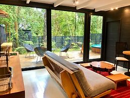 Calma Cabins