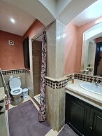 1 Bed Flat - Sleeps 2 - Parking - Wifi
