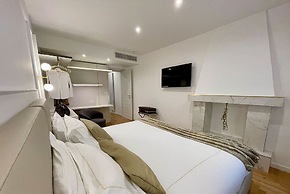 Bellagio Luxury Suites Apartments