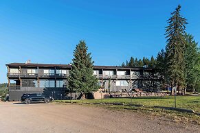 Lac Le Jeune Resort