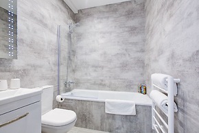 Beautiful 1-bed Apartment in Cheam, Sutton