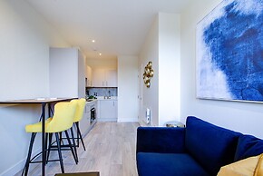 Beautiful 1-bed Apartment in Cheam, Sutton