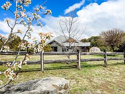 Hamilton House - Snowy Mountains