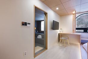 HOTEL YUSURIM