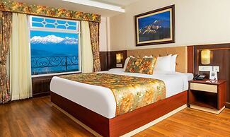 Summit Oakden Resort & Spa