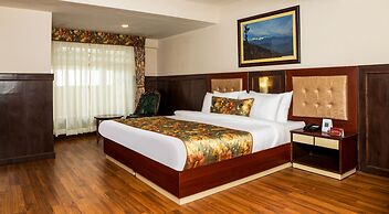 Summit Oakden Resort & Spa