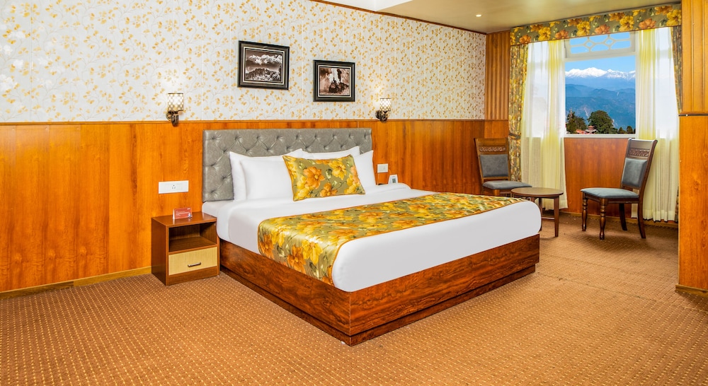 Summit Oakden Resort & Spa