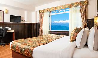 Summit Oakden Resort & Spa