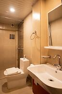 Summit Oakden Resort & Spa
