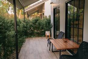 Trat Tara Boutique Hotel