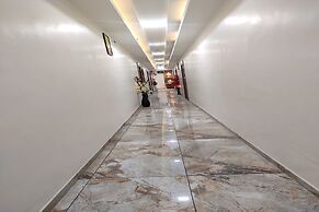 Hotel R R One
