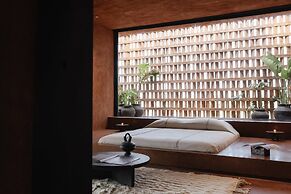 Further Hotel