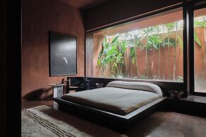 Further Hotel