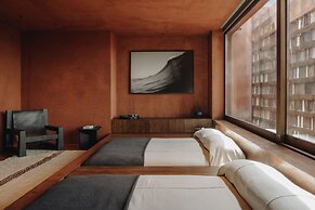 Further Hotel