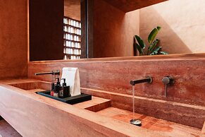 Further Hotel